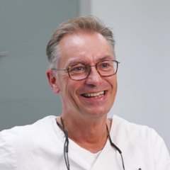 Hon. Prof. Dr. med. dent. Dirk Grünewald